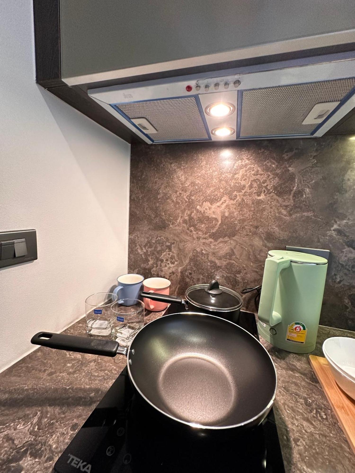 168 Sukhumvit 36精品公寓 กรุงเทพมหานคร ภายนอก รูปภาพ
